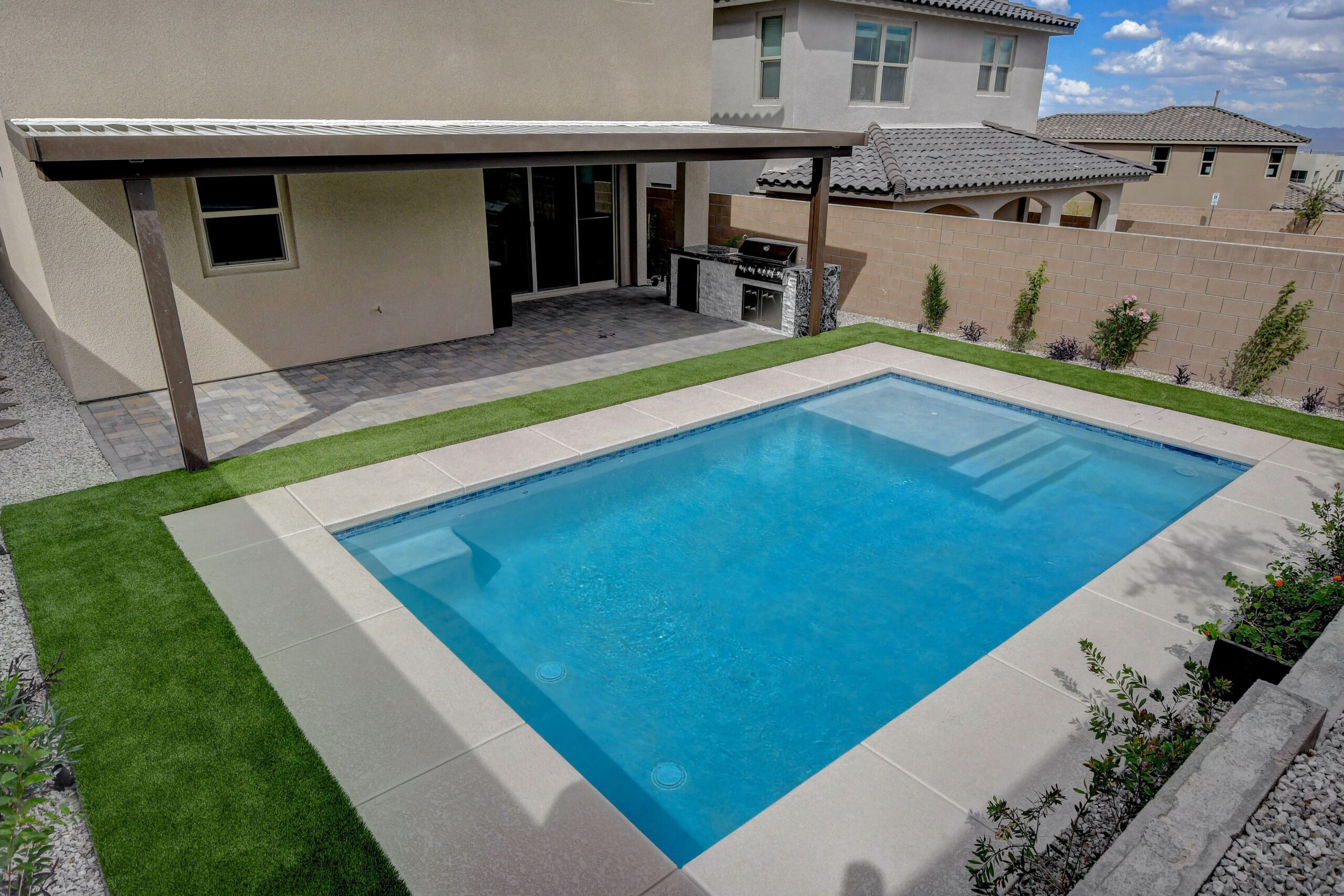 las vegas pool plastering contractor modern home installation (1)